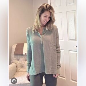 Aerie OFFLINE WOW Waffle Lavender Purplish  / Grey Henley Thumbhole Top XS